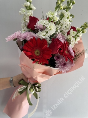 Pembe Ambalajlı Çiçek Buketi - Buca Çiçekçi